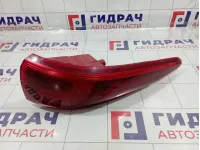 Фонарь задний наружный правый Kia Sportage (QL) 92402-F1000