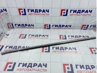 Накладка стекла переднего правого Kia Sportage (QL) 82220-D9000