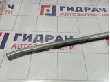 Накладка стекла переднего правого Kia Sportage (QL) 82220-D9000