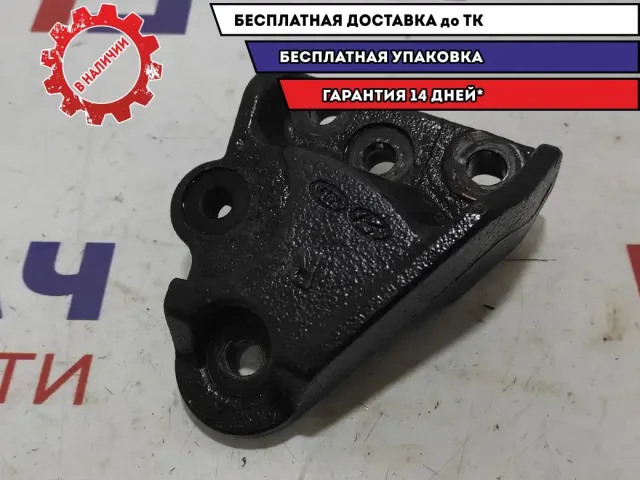 Кронштейн двигателя правый Kia Sportage 4 21825-D3500.
