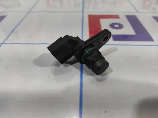 Датчик положения распредвала Kia Sportage (SL) 3935025010.