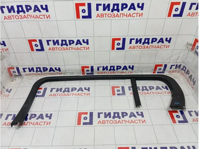 Накладка двери внутренняя задняя правая Kia Stinger 83920J5000