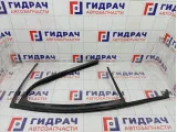 Уплотнитель стекла заднего левого Kia Stinger 83530J5000