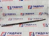 Накладка стекла переднего левого Kia Stinger 82210J5000