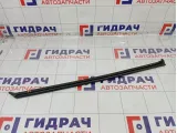Уплотнитель стекла переднего левого Kia Stinger 82231J5000