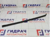 Уплотнитель стекла переднего правого Kia Stinger 82241J5000
