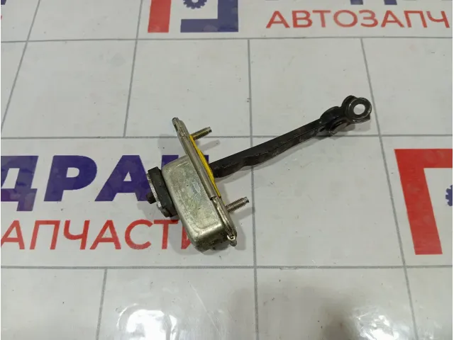 Ограничитель двери передней правой Kia Stinger 79390J5000