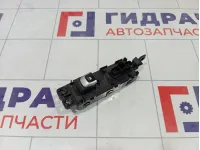 Кнопка стеклоподъемника переднего правого Kia Stinger 93575J5010