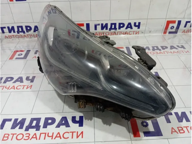 Фара правая Kia Stinger 92102J5100