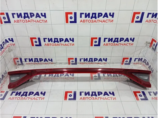 Фонарь в крышку багажника Kia Stinger 92403J5010