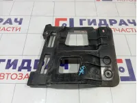 Кронштейн бампера задний правый Kia Stinger 86686J5000