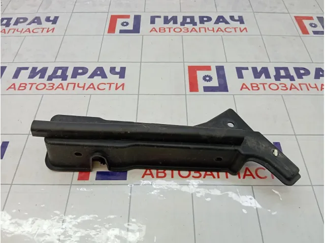 Пыльник крыла переднего правого Kia Stinger 84189J5000