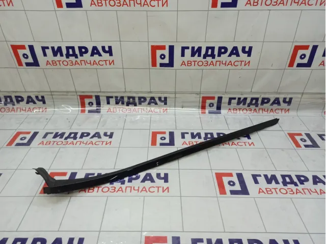Молдинг лобового стекла левый Kia Stinger 86131J5000