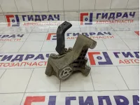 Кронштейн ролика натяжителя Kia Stinger 252802CTA0