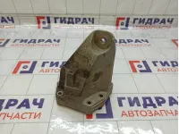 Кронштейн двигателя правый Kia Stinger 21825J5300