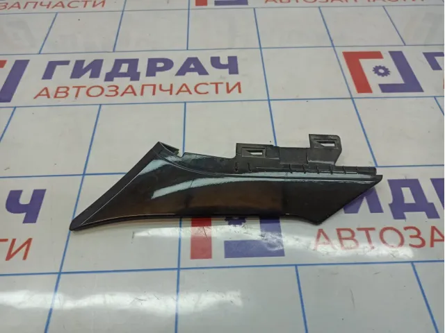 Спойлер багажника правый Lada Vesta 8450030948