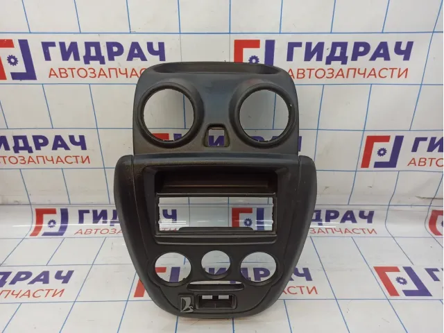 Накладка декоративная на торпедо центральная Lada Granta