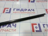 Накладка стекла переднего правого Lada Granta