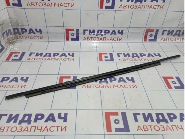 Накладка стекла заднего левого Lada Granta