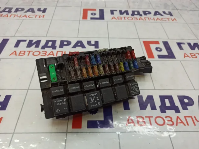 Блок предохранителей Lada Granta 11183722010