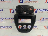 Накладка торпедо центральная Lada Granta 532601400