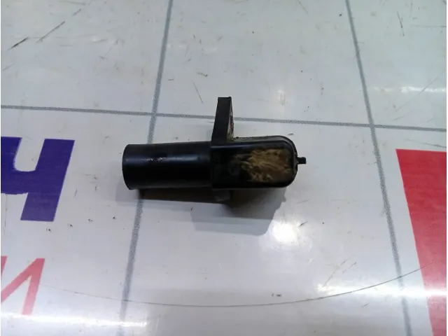 Датчик положения коленвала Lada Granta 21123847010