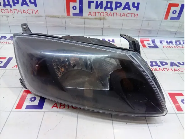 Фара левая Lada Granta 21903711010