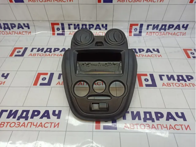 Рамка магнитолы Lada Granta