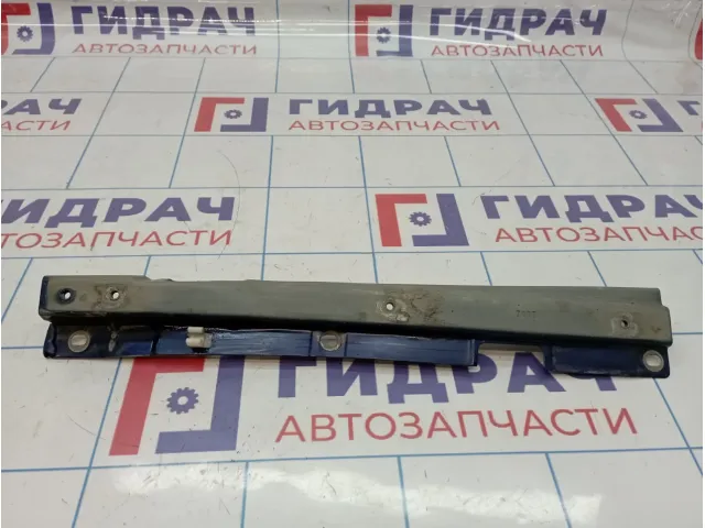 Кронштейн крепления крыла правый Lada Granta