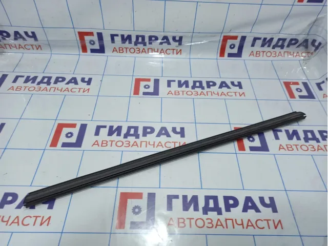 Уплотнитель стекла двери передней Lada Granta 8450001731