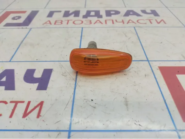 Повторитель на крыло Lada Granta 11180372601000