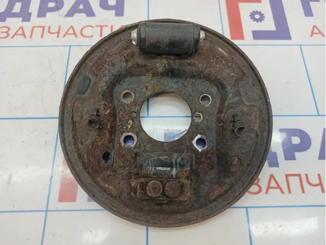 Щит опорный задний левый Lada Granta