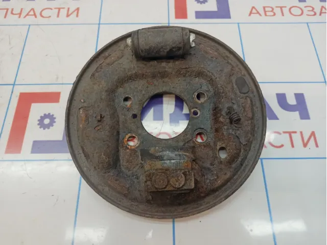 Щит опорный задний правый Lada Granta