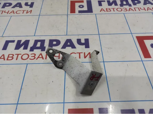 Кронштейн крепления крыла правый Lada Granta