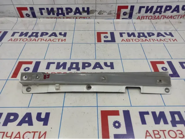 Кронштейн крепления крыла правый Lada Granta