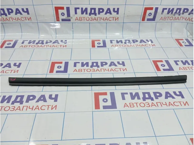 Накладка стекла переднего левого Lada Granta 11180610329101