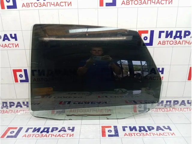 Стекло двери задней левой Lada Granta