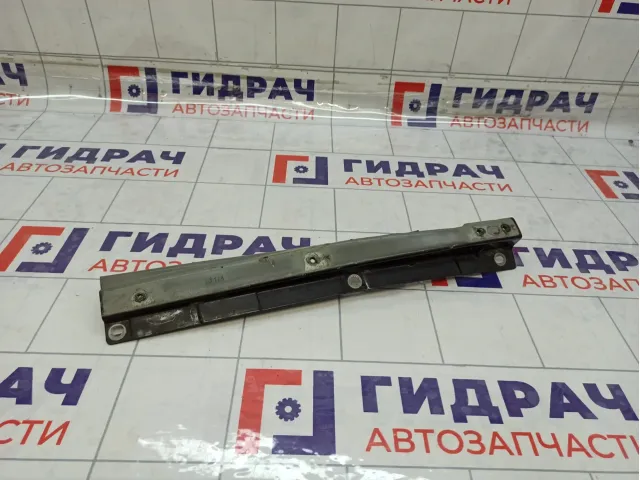 Кронштейн крепления крыла левый Lada Granta