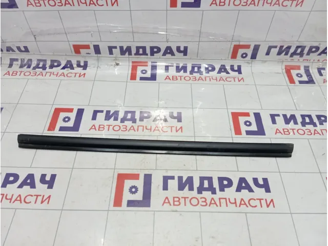 Уплотнитель стекла заднего правого Lada Granta