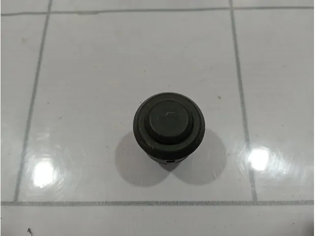 Кнопка открывания багажника Lada Granta