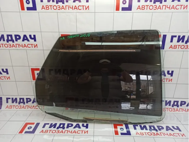 Стекло двери задней правой Lada Granta