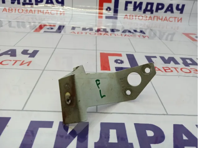 Кронштейн крепления крыла левый Lada Granta