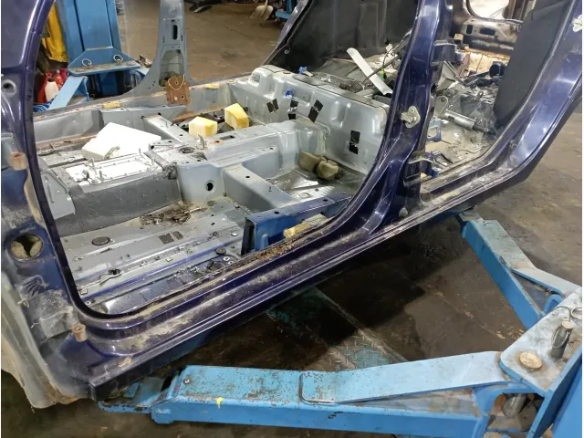 Порог со стойкой левый Lada Granta