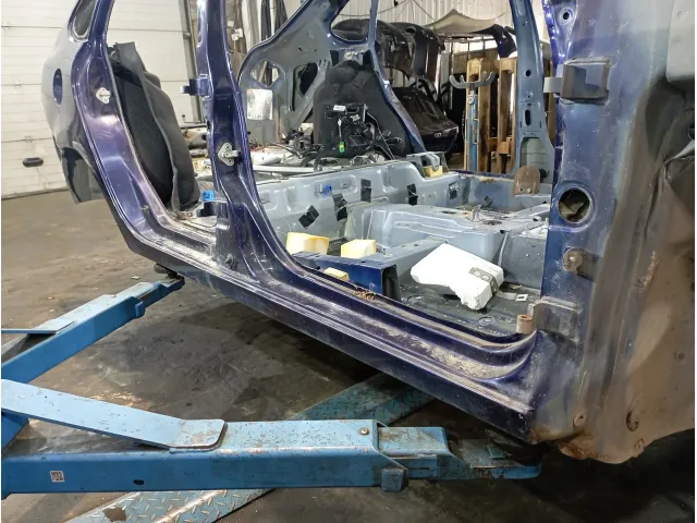 Порог со стойкой правый Lada Granta