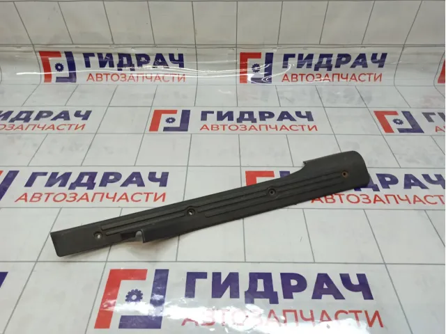 Накладка порога внутренняя задняя правая Lada Granta 11185109078