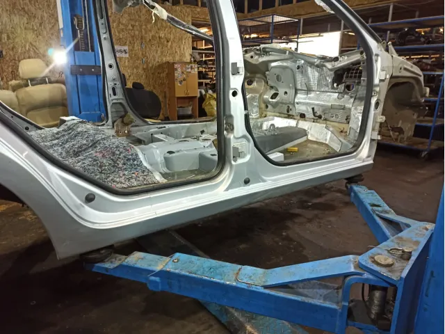 Порог со стойкой правый Lada Granta