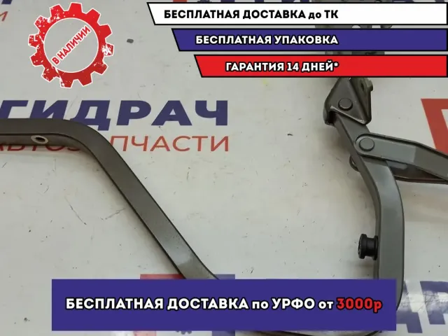 Петля крышки багажника правая Lada Granta .