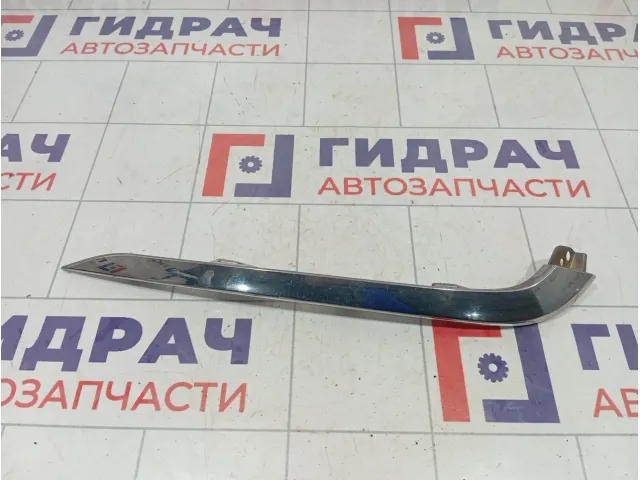 Накладка переднего бампера правая Lada Granta 8450100992