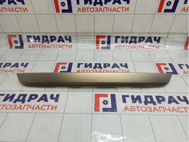 Накладка крышки багажника Lada Granta 8450100980