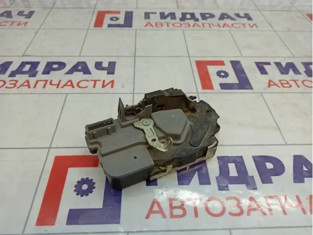 Замок двери задней правой Lada Granta